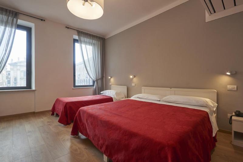 Hotel Due Guerrieri Mantoue Extérieur photo